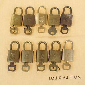 LOUIS VUITTON LV 10 SET PADLOCK KEY BAG CHARM CADENA GOLD PLATED FRANCE